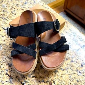 Bjorn ladies sandal, worn once, excellent condition. Size 8.5